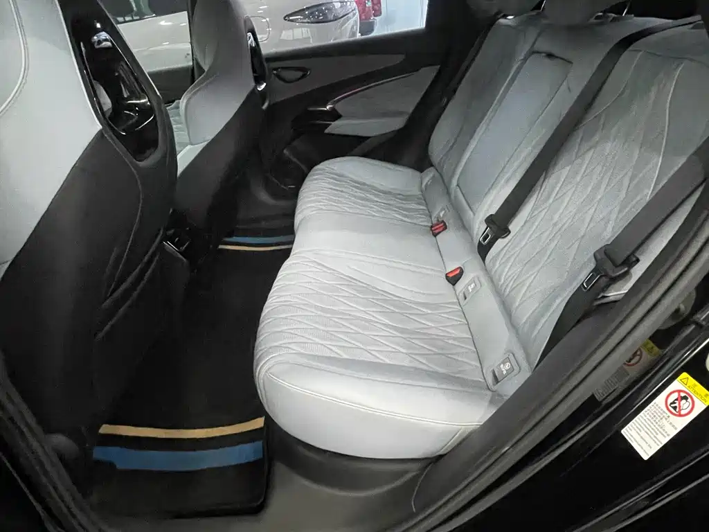 BYD Seal — миниатюра 10