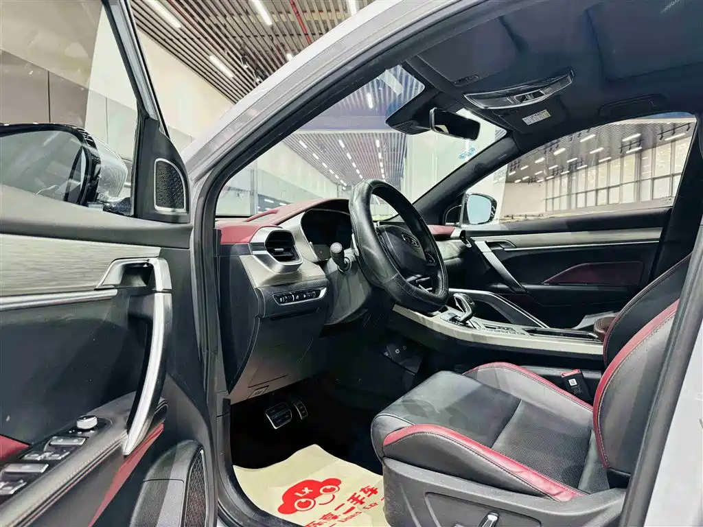 Geely Binyue — миниатюра 11