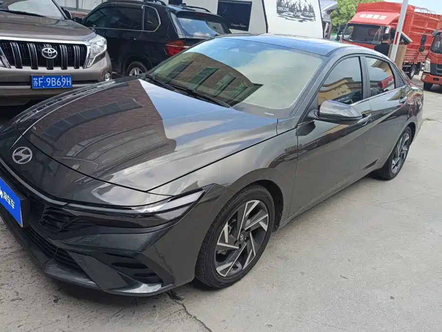 伊兰特 2023款 1.5L CVT LUX尊贵版 2026
