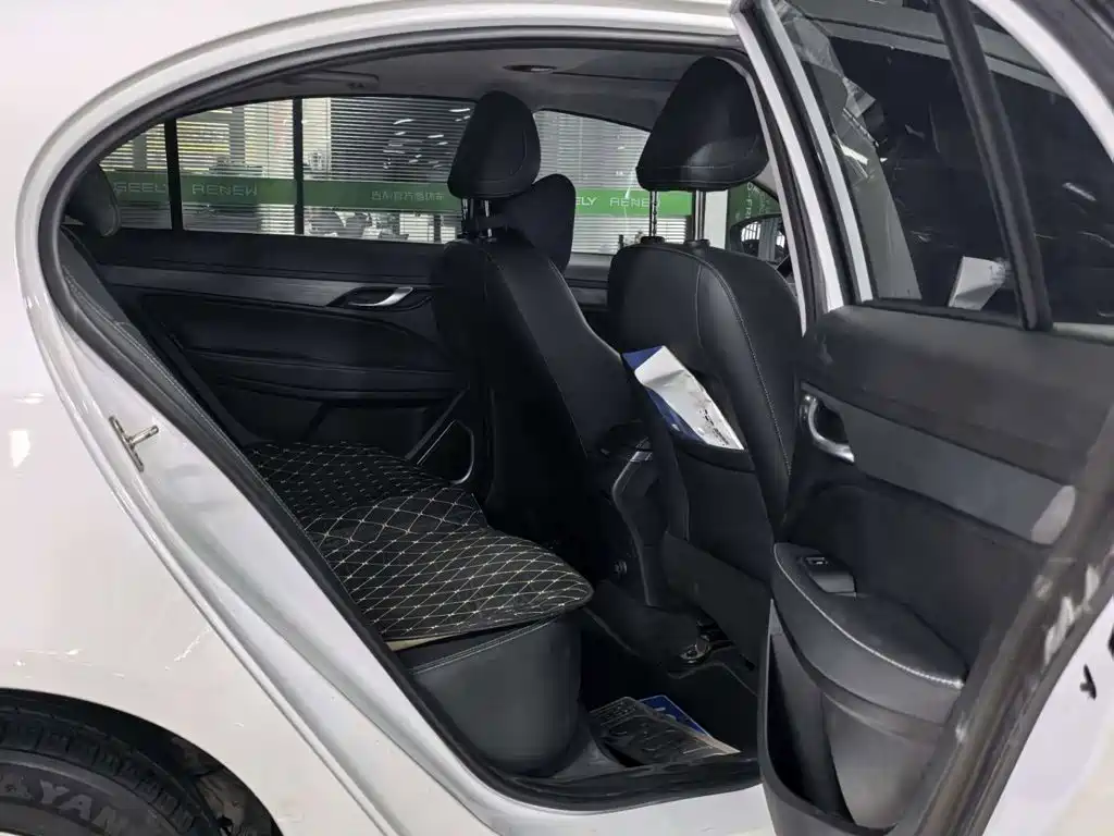 Geely Emgrand — миниатюра 12