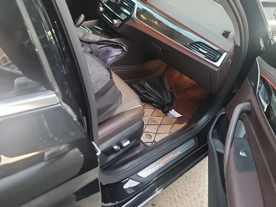 BMW 5 Series — миниатюра 8