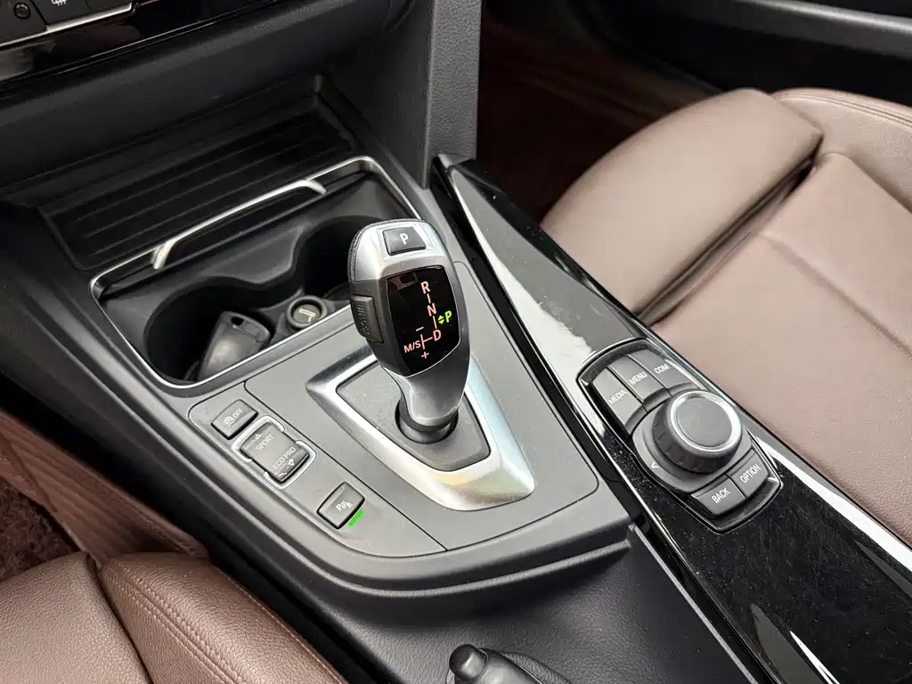 BMW 3 Series — миниатюра 13