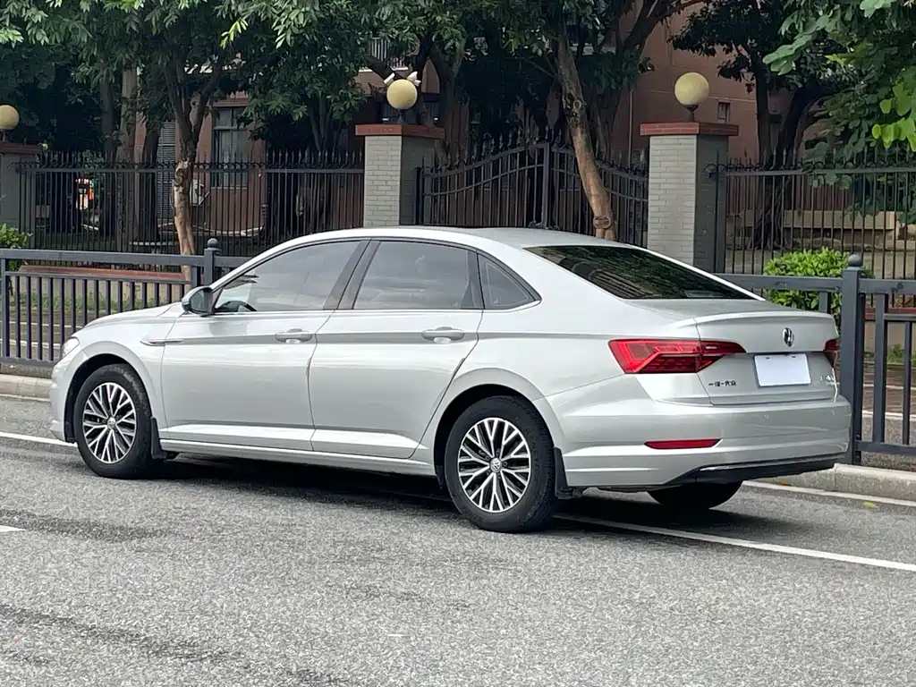 Volkswagen Sagitar — миниатюра 3