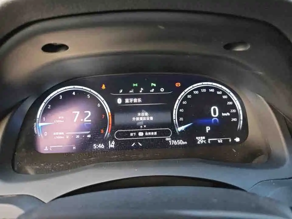 Toyota Camry — миниатюра 6