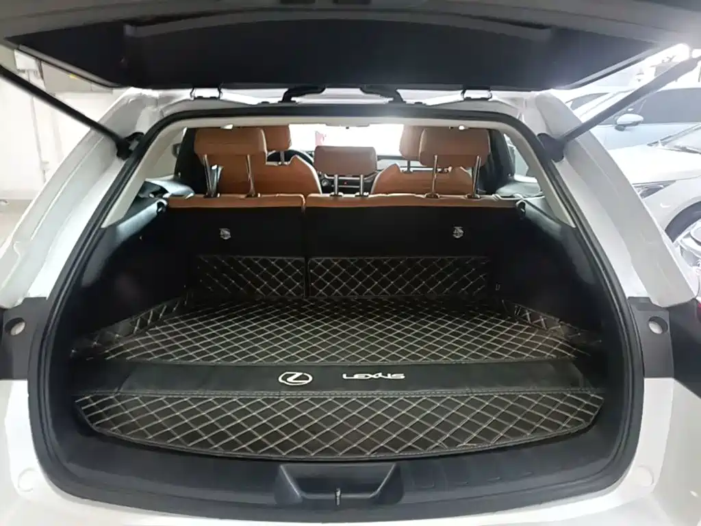 Lexus UX — миниатюра 15