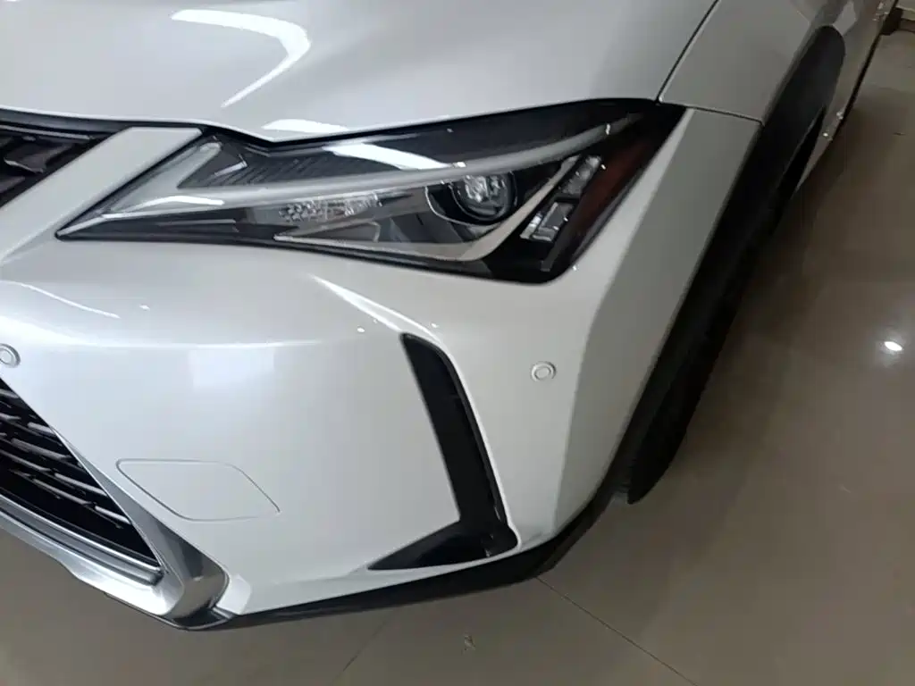 Lexus UX — миниатюра 18