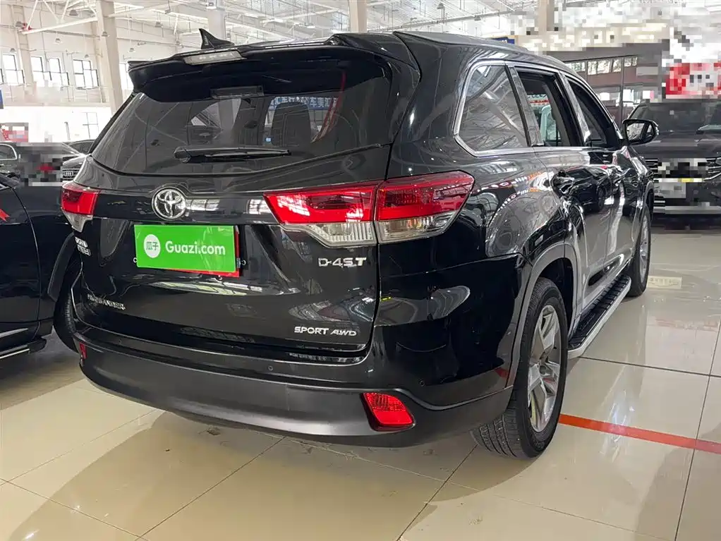 TOYOTA HIGHLANDER