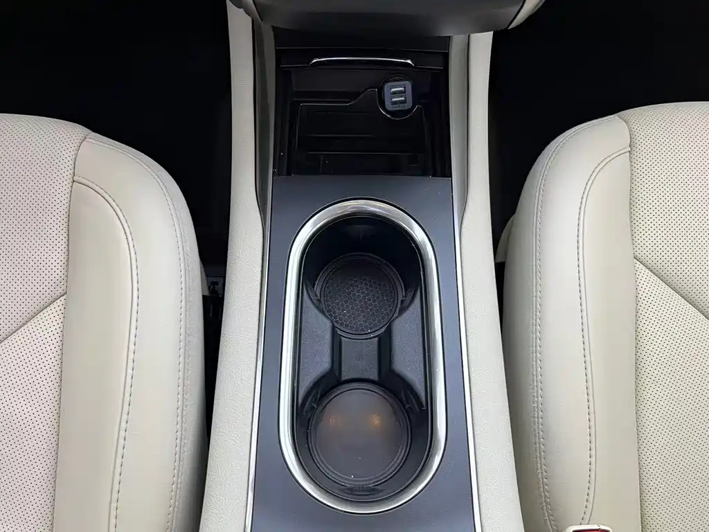 Lincoln MKC — миниатюра 18