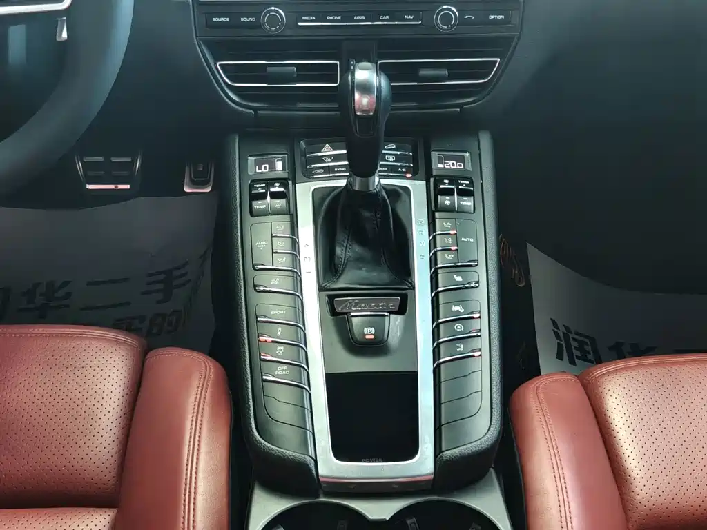 Porsche Macan — миниатюра 12