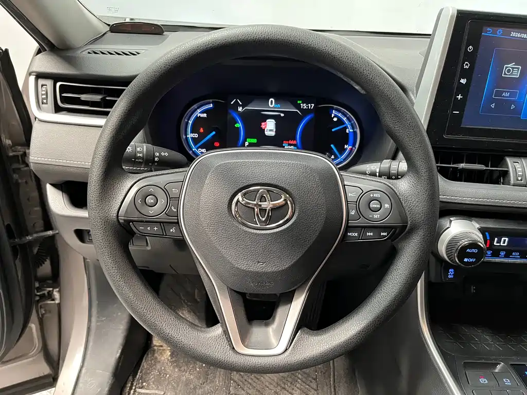Toyota RAV4 — миниатюра 8