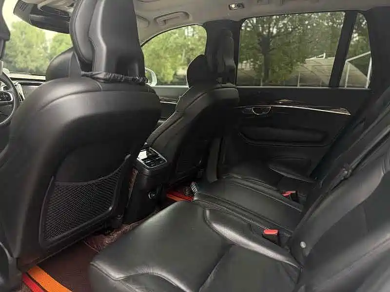 Volvo XC90 — миниатюра 8