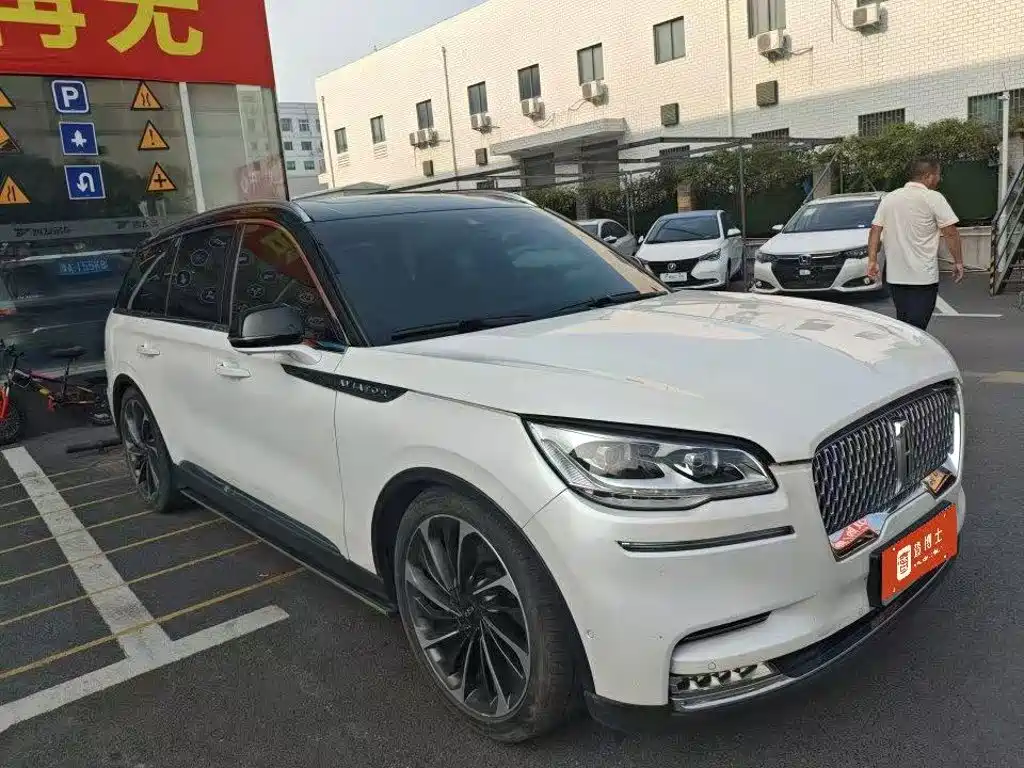 Lincoln Aviator