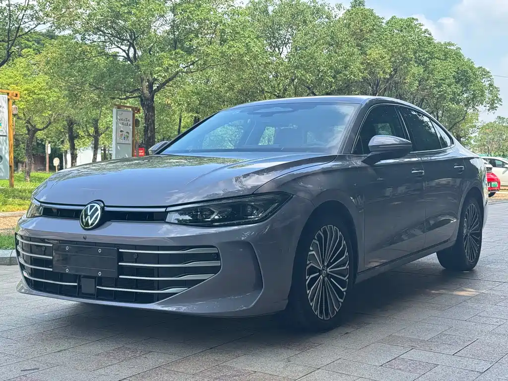 Volkswagen Passat 2025 Pro 380TSI Dragon Premium Edition