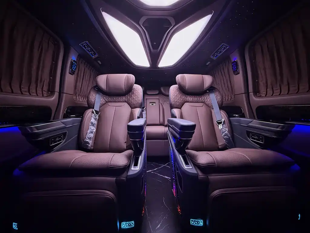 Mercedes-Benz Vito 2024 2.0T 7 мест