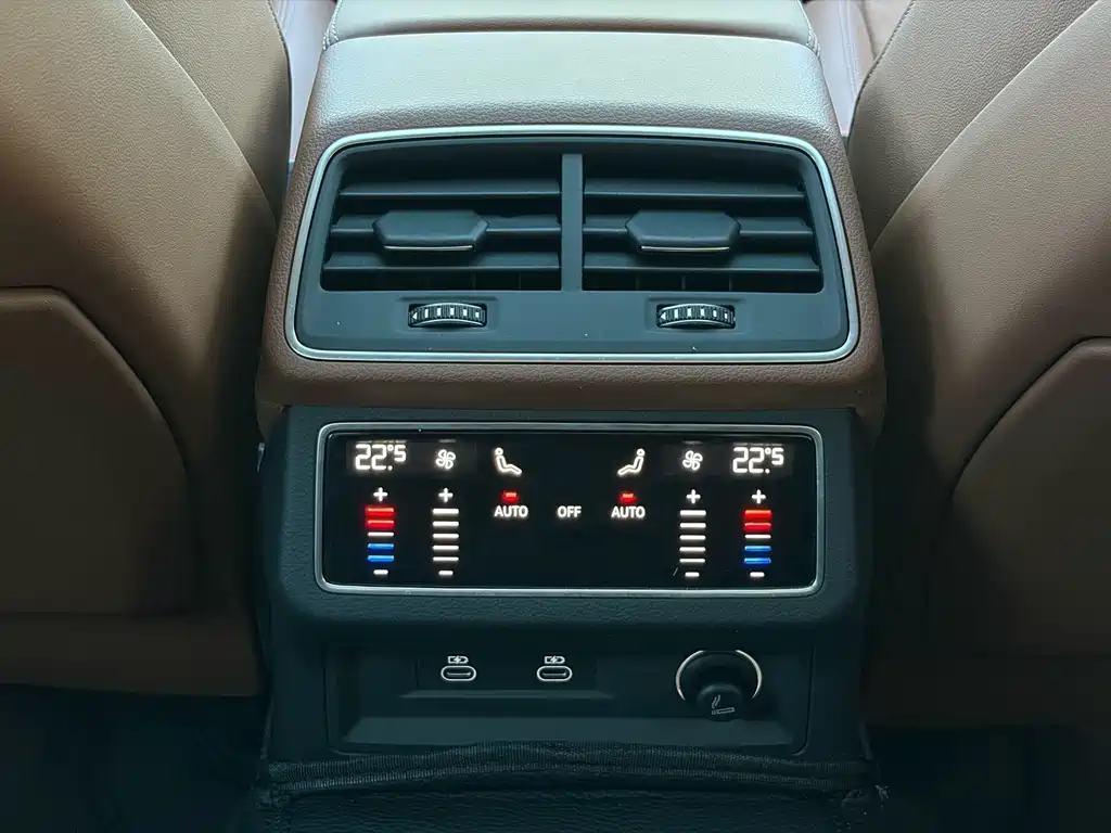 Audi A7L — миниатюра 13