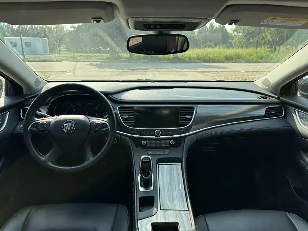 Buick LaCrosse — миниатюра 10