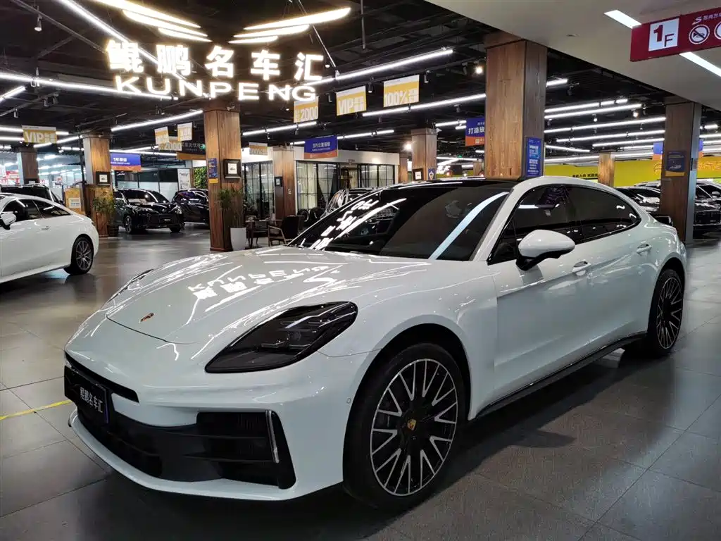 Porsche Panamera 2025