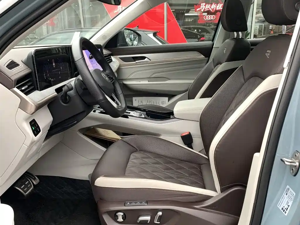 Volkswagen Tavendor 2023 380TSI R-Line