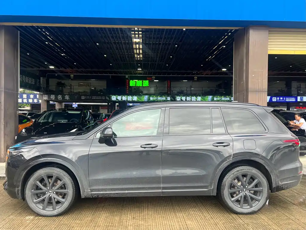 Li Auto ONE 2020 6 мест