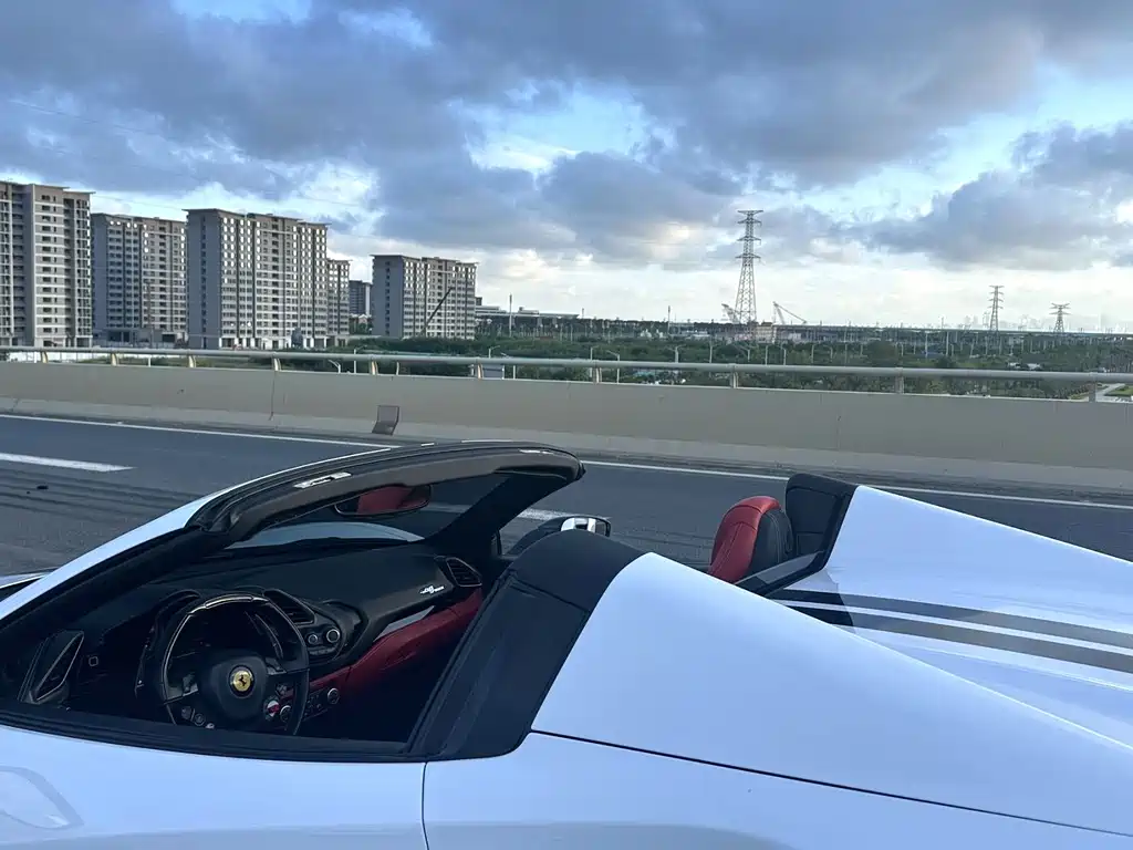 Ferrari 488 — миниатюра 8