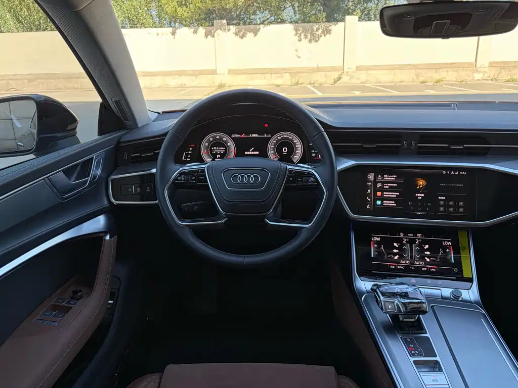 Audi A7L — миниатюра 12