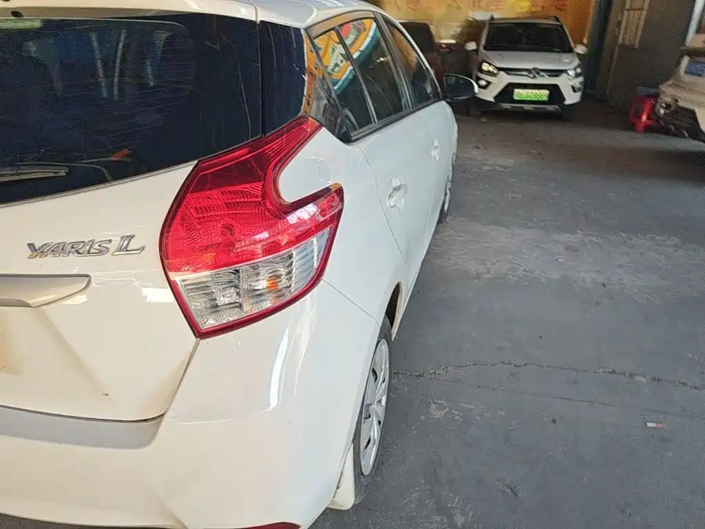Toyota Yaris L — миниатюра 8