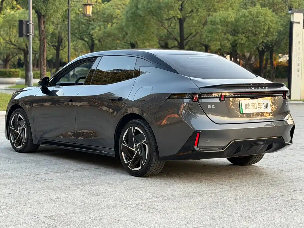 Lynk & Co 07 EM-P — миниатюра 4