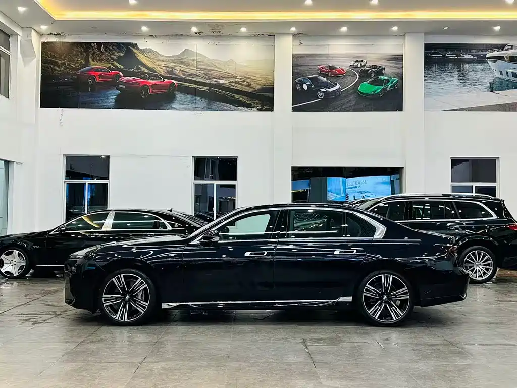 BMW 7 Series 7 2023 740Li Premium M Sport