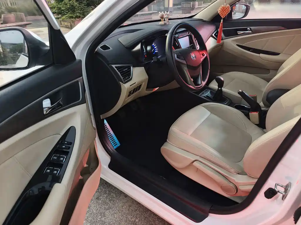 Changan Eado — миниатюра 8