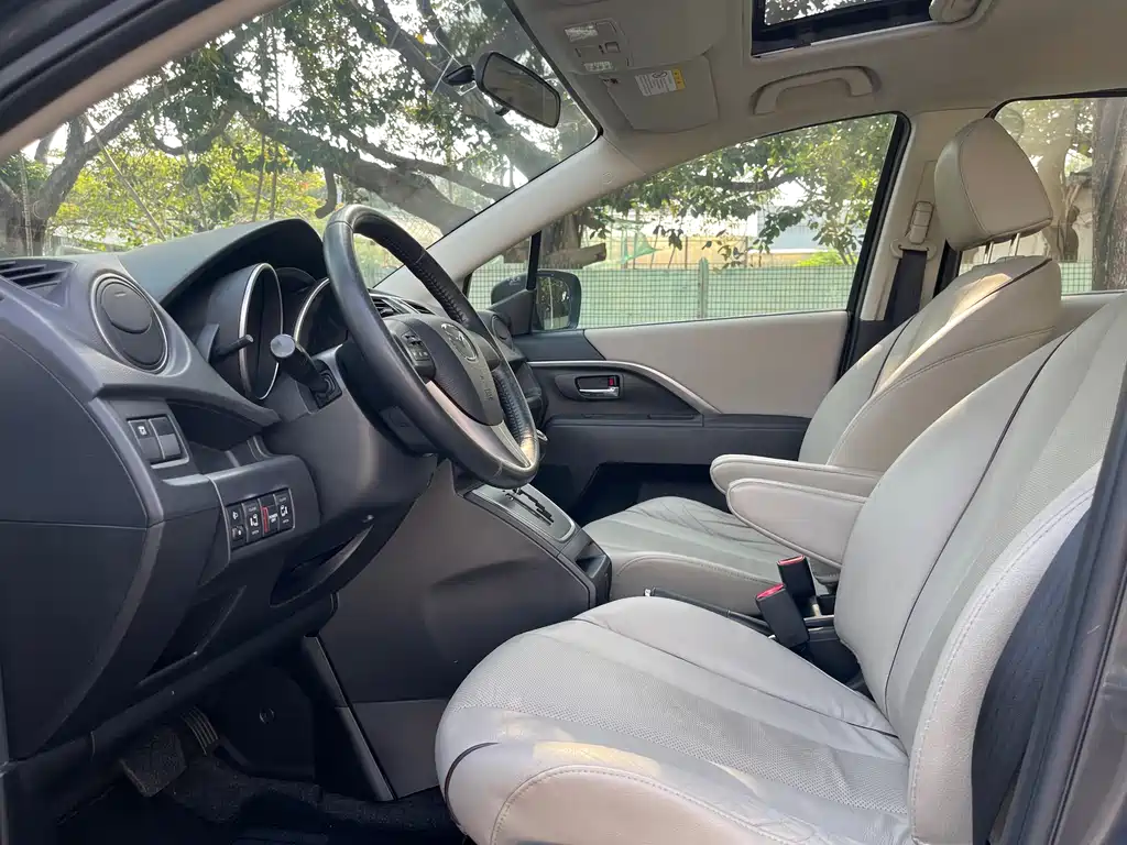 Mazda 5 2013 2.0L AT Luxury