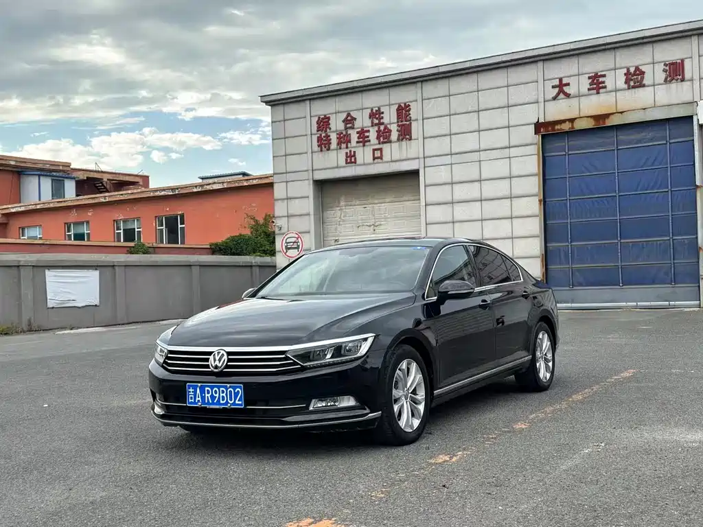 Volkswagen Magotan 2016