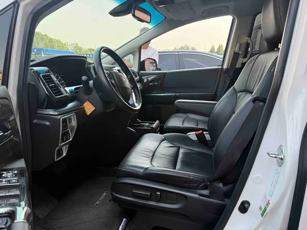 Honda Elysion — миниатюра 8