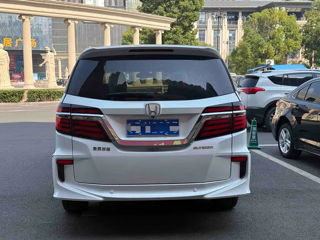 Honda Elysion — миниатюра 3