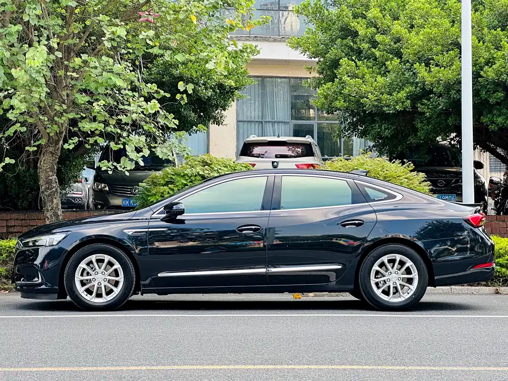 Buick LaCrosse — миниатюра 2