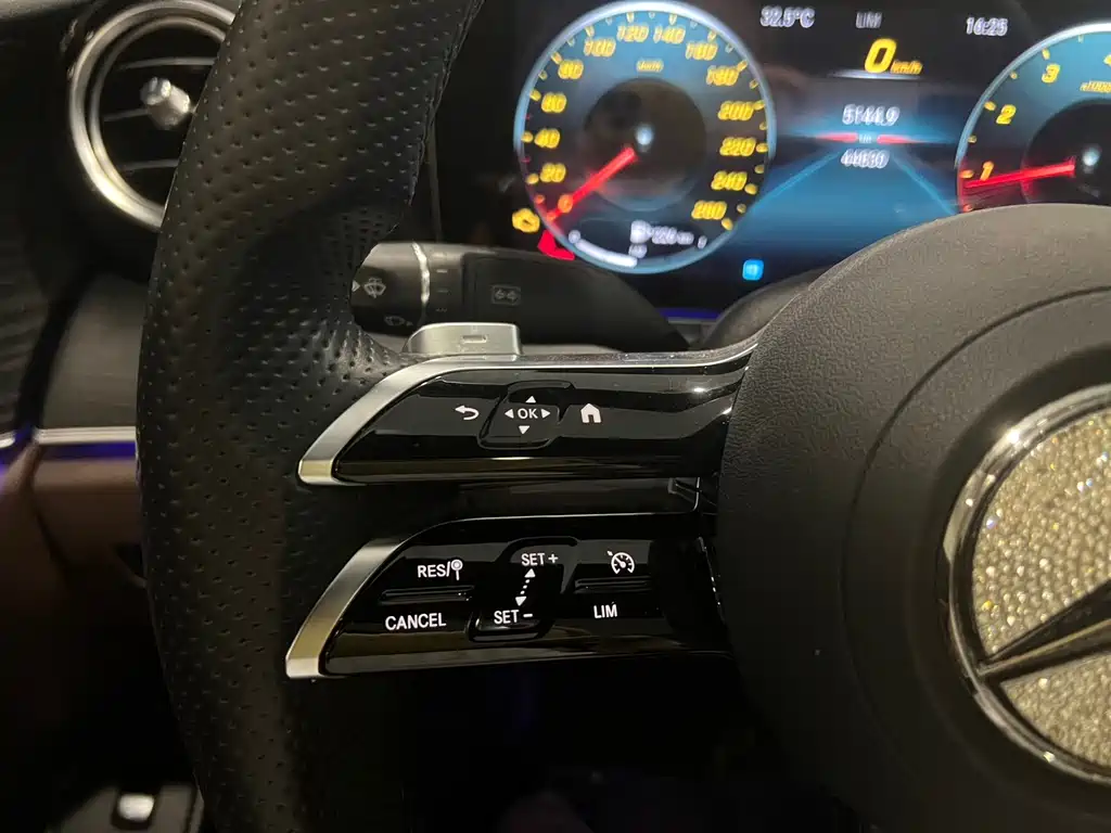 Mercedes-Benz E-Class — миниатюра 15