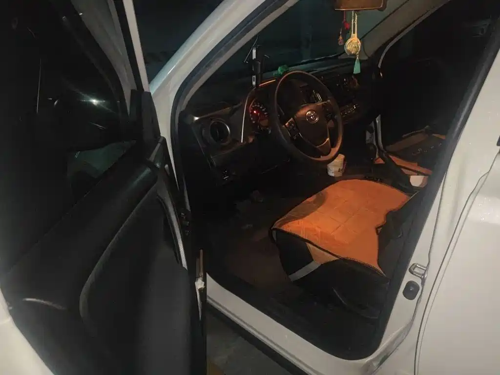 Toyota RAV4 — миниатюра 14