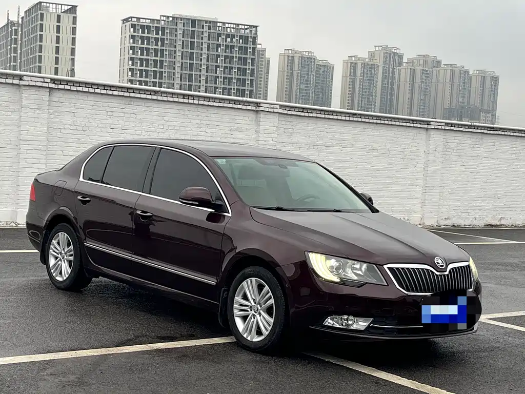 Skoda Superb — миниатюра 2