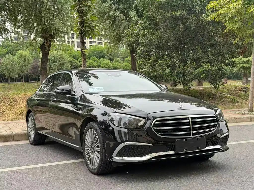 Mercedes-Benz E-Class — миниатюра 3