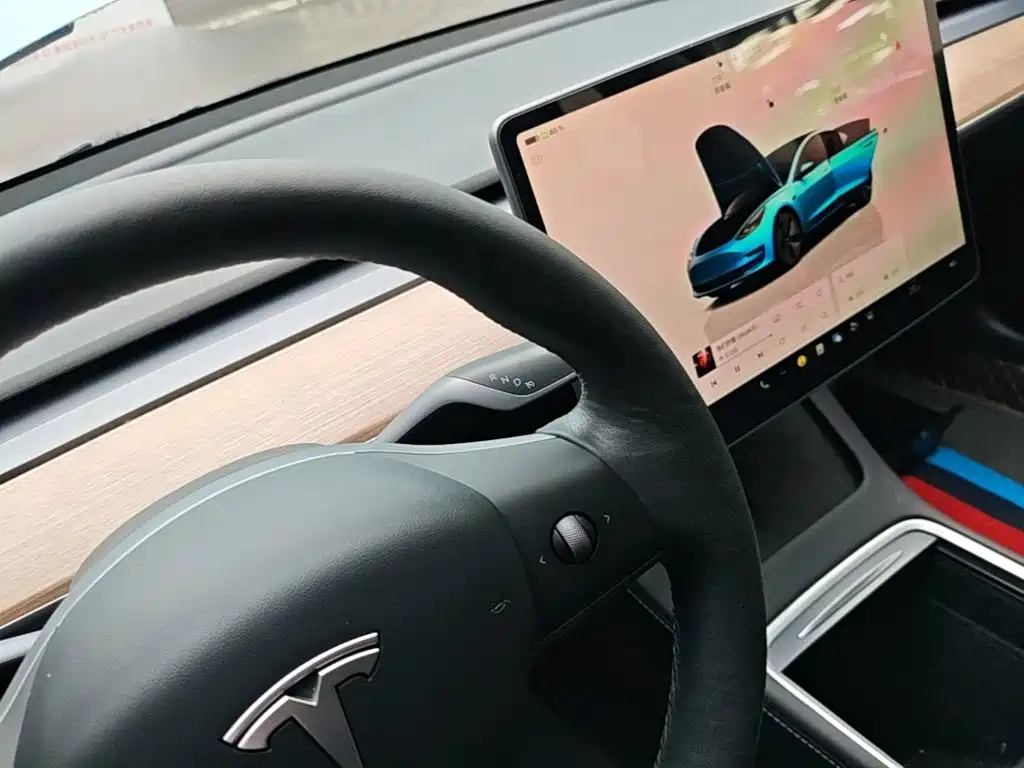 Tesla Model 3 — миниатюра 14