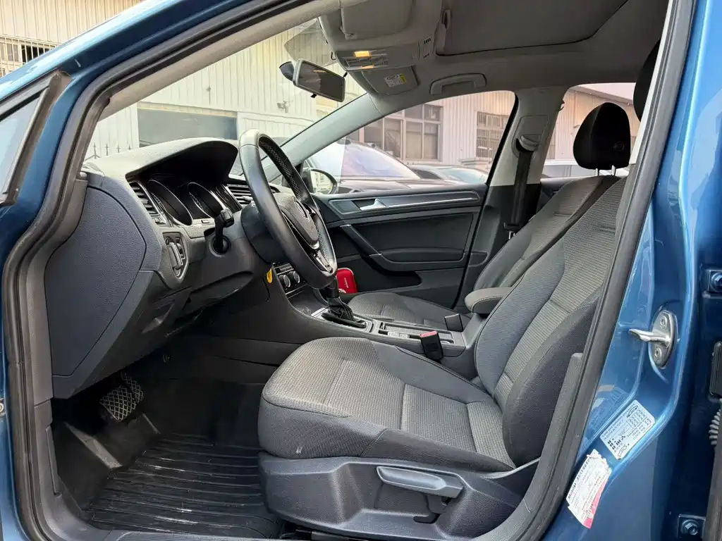 Volkswagen Golf — миниатюра 13