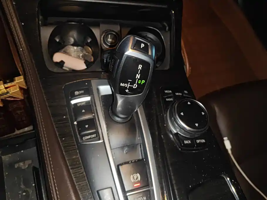 BMW 5 Series — миниатюра 16