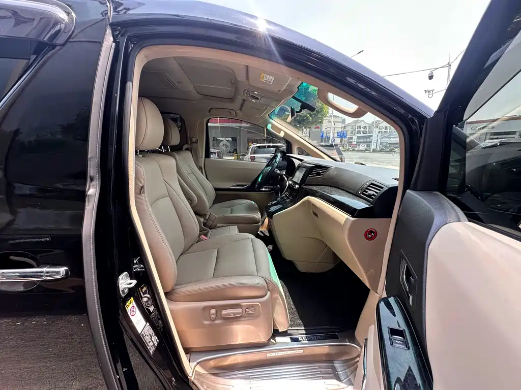 Toyota Alphard 2011 3.5L Luxury