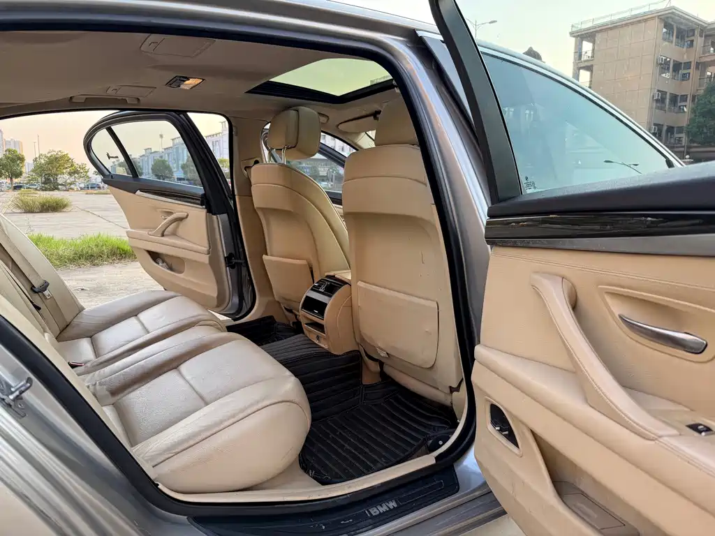 BMW 5 Series — миниатюра 18