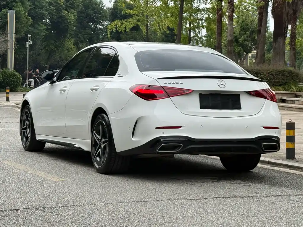 Mercedes-Benz C-Class — миниатюра 6