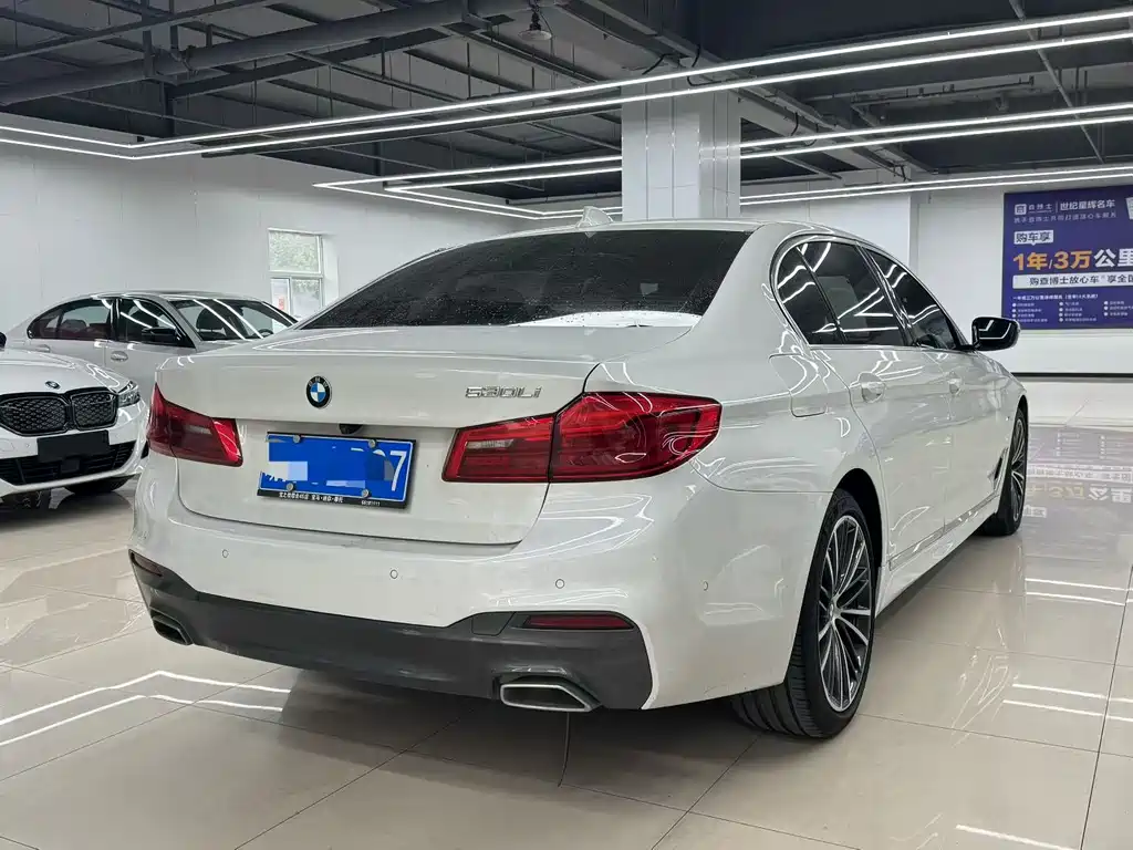BMW 5 Series — миниатюра 3