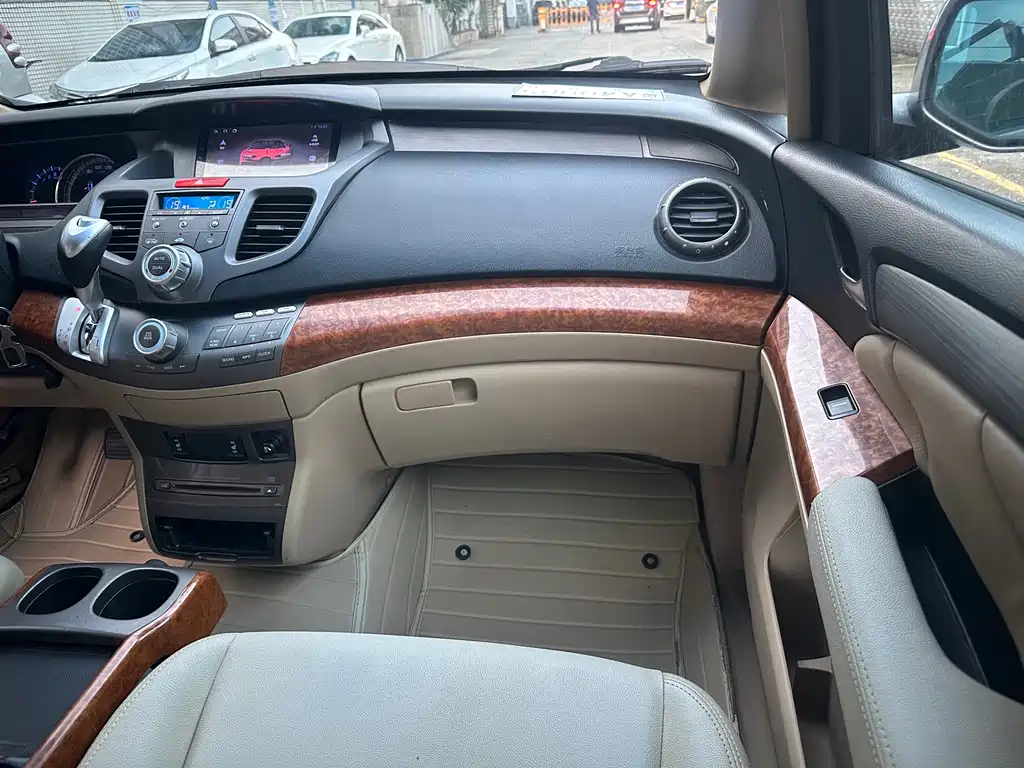 Honda Odyssey — миниатюра 17