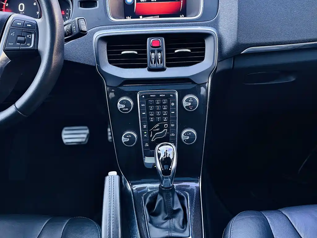 Volvo V40 — миниатюра 10