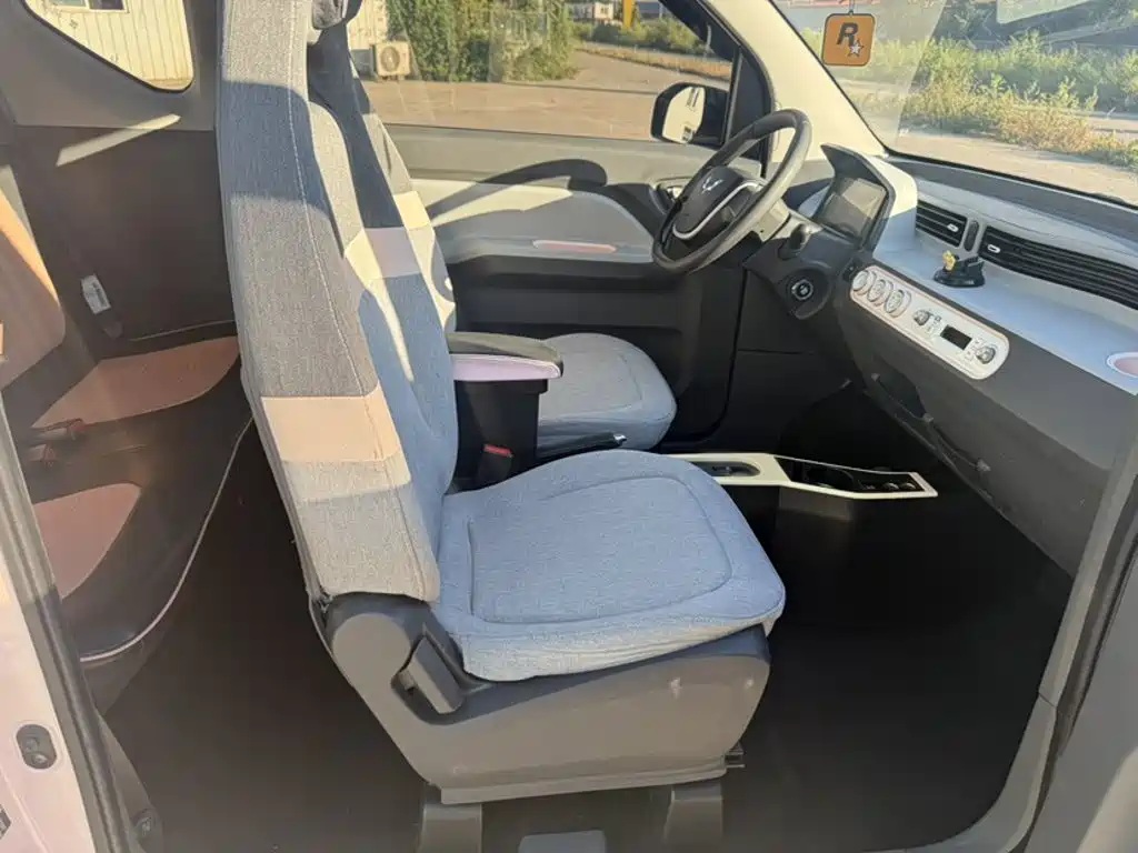 Wuling MINIEV — миниатюра 9