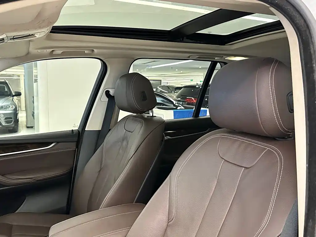 BMW X5 (Import) — миниатюра 11