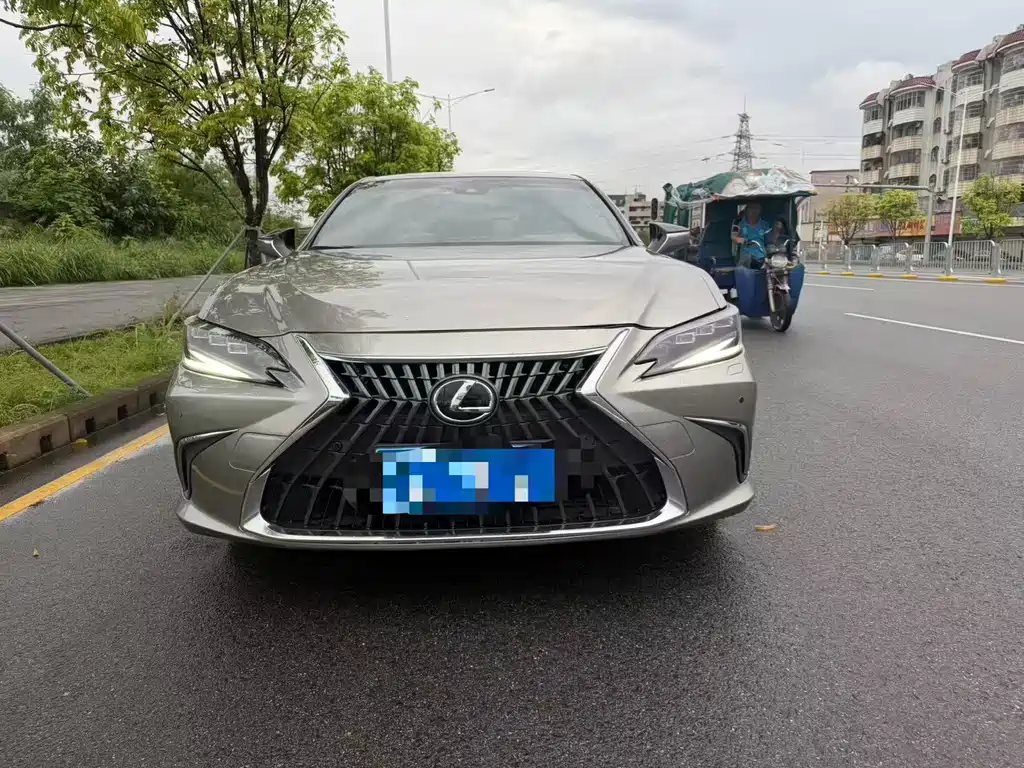 Lexus ES — миниатюра 2